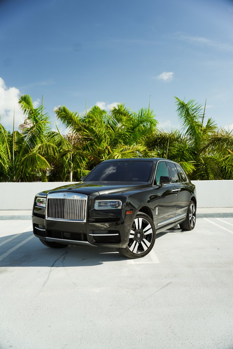 Rolls-Royce Cullinan Black with Red Interior rental in Miami – Luxury SUV Hire
