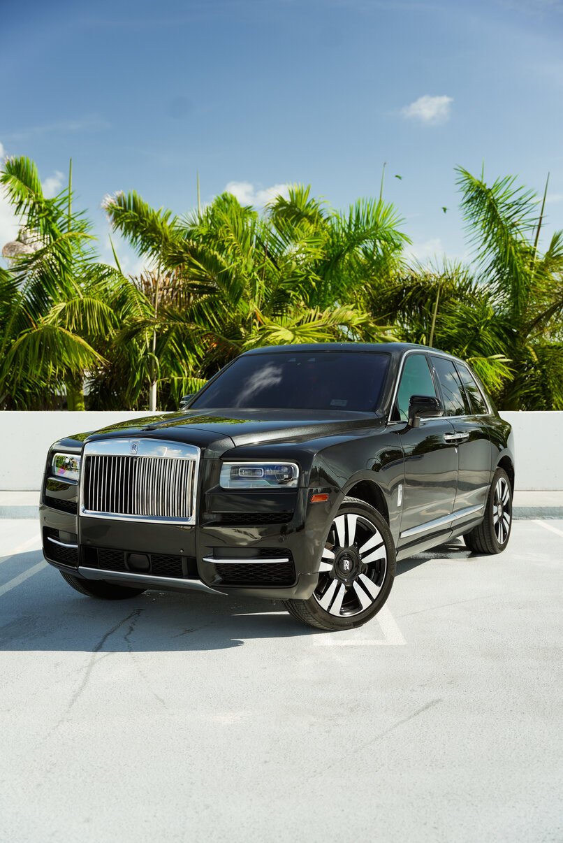 Rolls-Royce Cullinan Black with Red Interior rental in Miami – Luxury SUV Hire